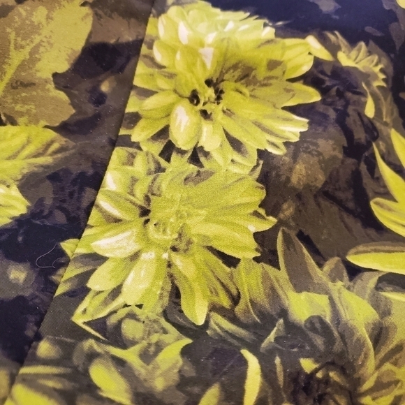 Michael Kors Green & Black Floral Print Pencil Skirt Size 6 - Picture 13 of 13